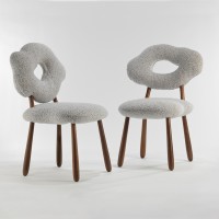 <a href="https://www.galeriegosserez.com/artistes/donnersberg-emma.html">Emma Donnersberg</a> - Cloud chair Stratus - Noyer/Ella